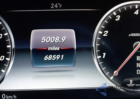 2016 Mercedes-Benz S 550 4Matic z USA, uszkodzony, nr VIN WDDUG8FB3GA245888